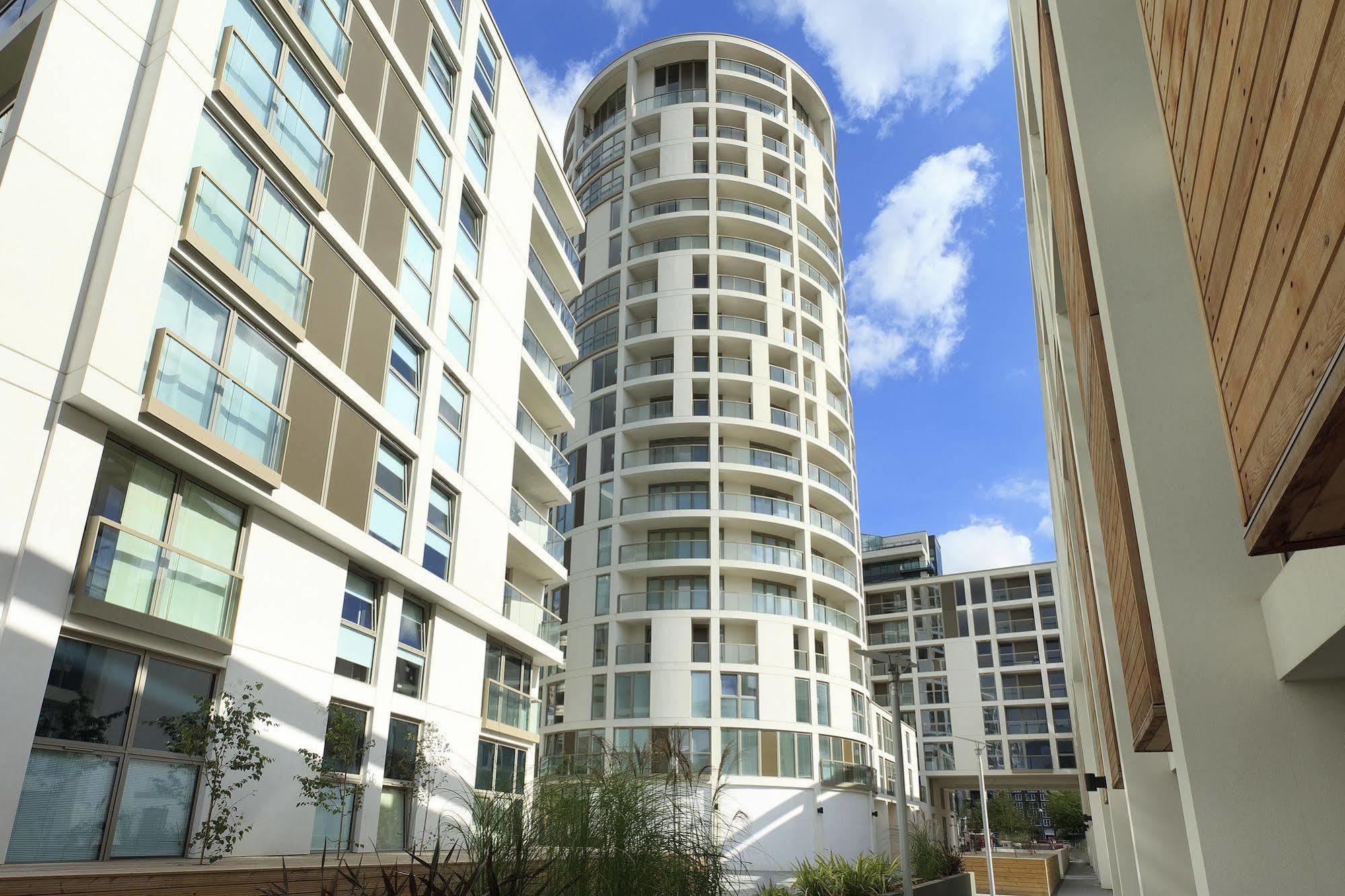 Saco Canary Wharf - Trinity Tower London Luaran gambar